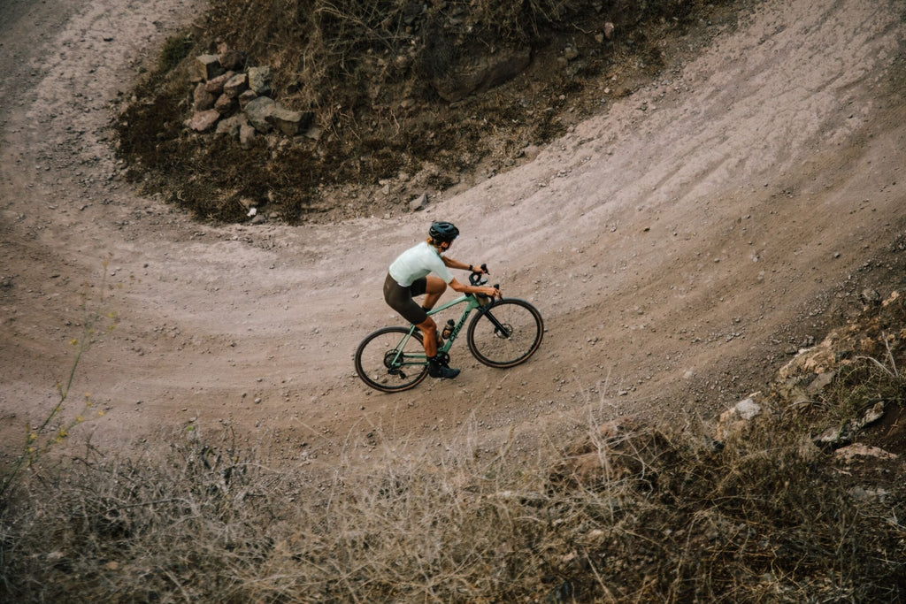 Die Faszination der Gravelbikes -Auf Schotterwegen zu neun Abenteuern - MAX-BIKES